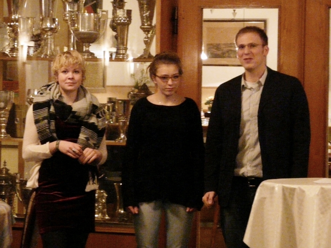 Juniorinnen A - Therry und Thea mit Trainer Sören