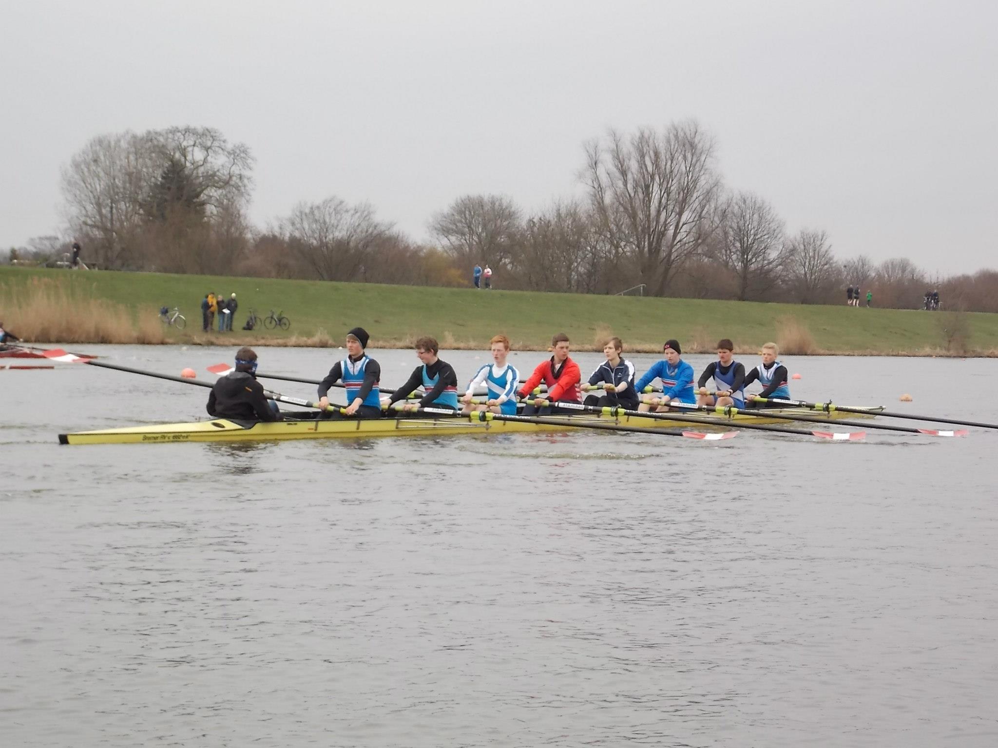 Der Bremer JM B 8+ mit Jonatan, Hannes, Max und Lukas
