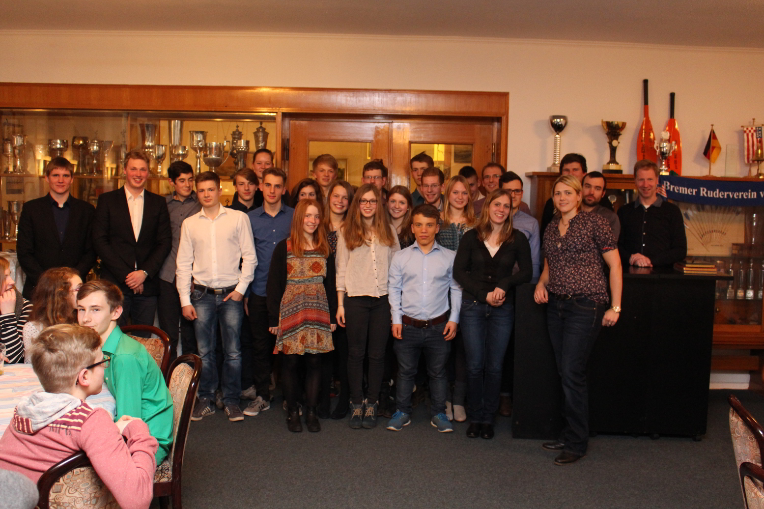 Gruppenbild:Arne, Tammo, Jasper (?), Henry, Joscha, Eleni, Tim, Djamila, Lilli, Lukas, Jana, Lynn, Hannes, Rabea, Jonathan, Jonatan, Anton, Paulina, Tobias, Sören, Melanie, Max, Christina, Thomas, Bolko, Gerd